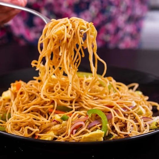 Egg Chowmein (এগ চাউমিন)